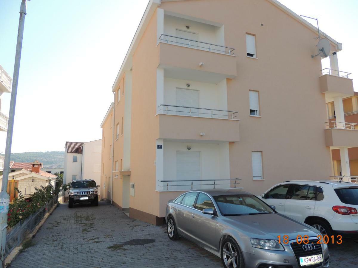 Apartments Naomi And Marsel Trogir Eksteriør billede